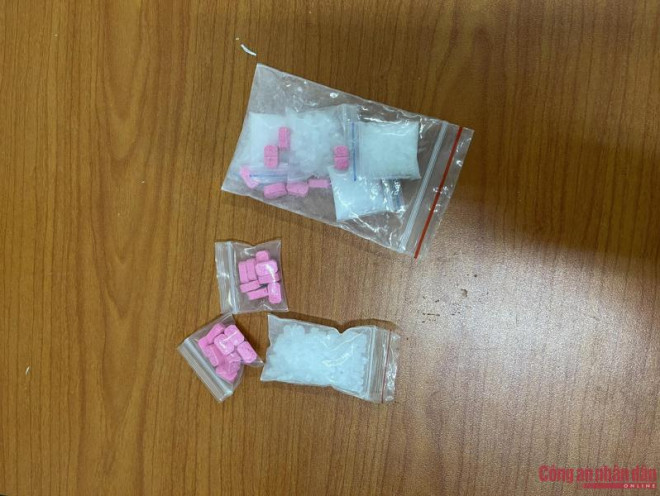 Số ma túy tổ Y7 phát hiện được trong người đối tượng Phúc.