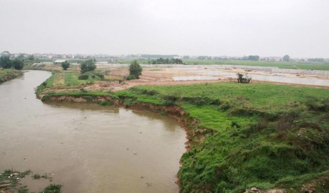Sông Cà Lồ, nơi phát hiện thi thể nạn nhân (ảnh minh họa, không liên quan đến vụ án)