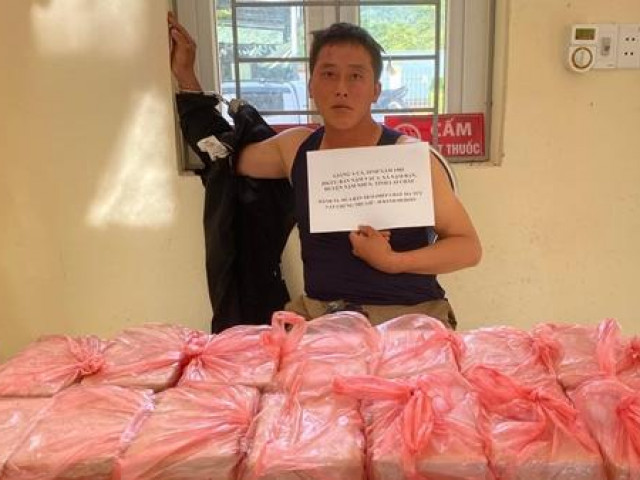Pháp luật - Bắt đối tượng băng rừng “cõng” 30 bánh heroin
