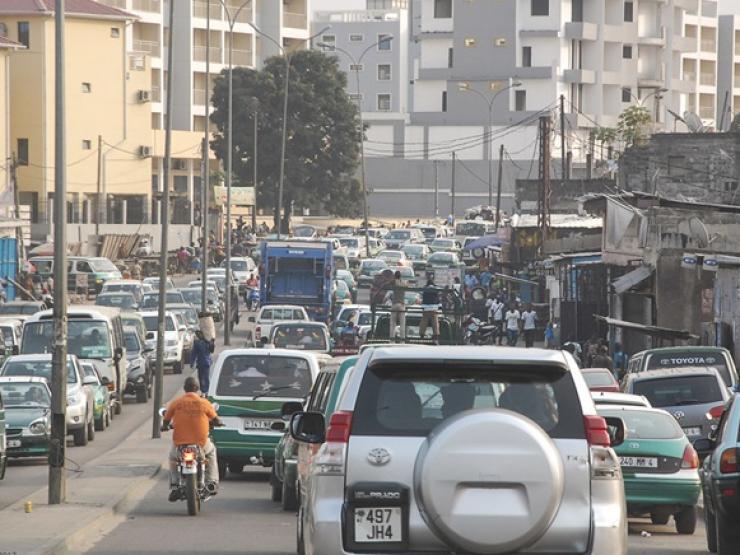 Kinh doanh - Nắm trong tay thứ cả thế giới muốn sở hữu, nơi đây vẫn thiếu điện và nghèo đến khó tin