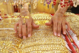 Kinh doanh - Giá vàng hôm nay 20/10: Giảm mạnh xuống đáy 3 tuần