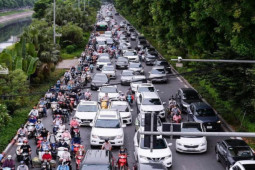 Tin tức trong ngày - Hà Nội: Chỉ thu phí ô tô vào nội đô khi giao thông công cộng đáp ứng 30%