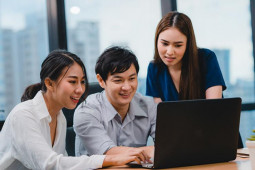 Cách để thân thiết với đồng nghiệp khi chuyển đến công ty mới