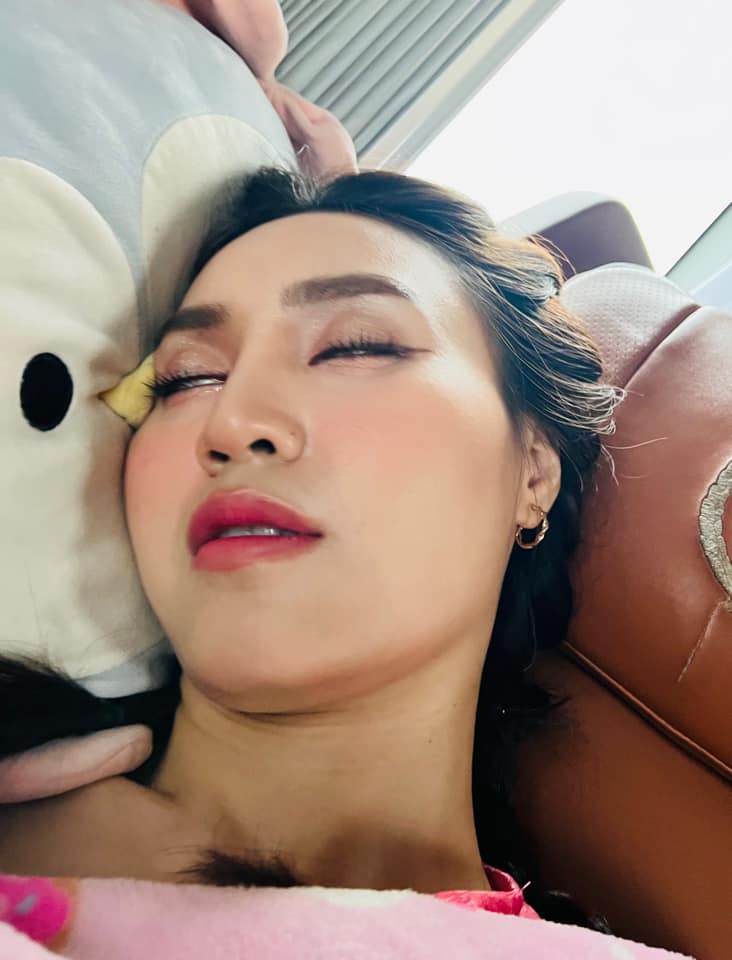 Lan Ngọc, Trấn Thành... lộ nhan sắc &#34;khó tin&#34; qua ống kính bạn thân, trong hậu trường - 2