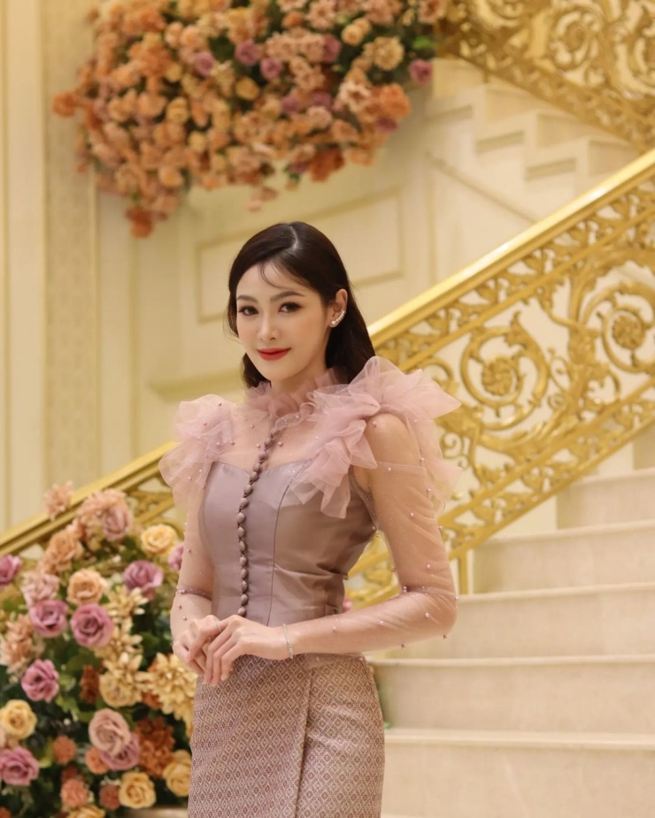 Barbie Piyamarth là người đẹp Lào nổi tiếng với diện mạo xinh đẹp.
