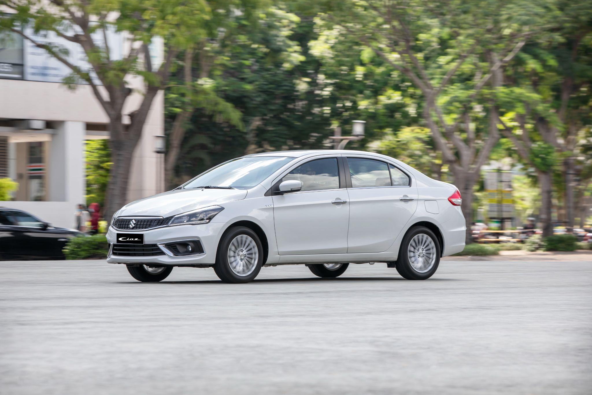 Suzuki Ciaz: Mẫu xe sedan thực dụng & kinh tế - 1