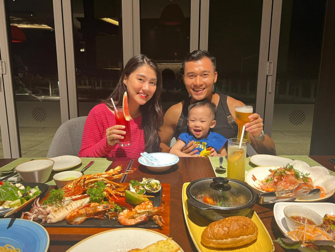 Xuân Phúc phải thuyết phục vợ ra Bắc đóng phim. Ảnh: NVCC.