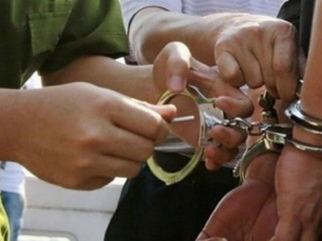 Pháp luật - “Ăn chặn” 178 triệu đồng của người dân, chủ tịch xã bị bắt