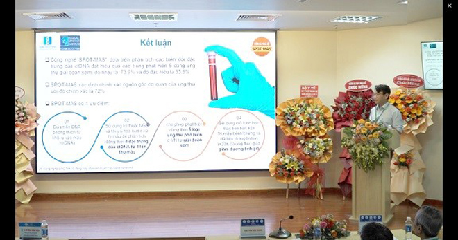 TS. Trần Lê Sơn trình bày tham luận “Ứng dụng SPOT-MAS trong tầm soát ung thư đa cơ quan” tại Hội nghị Khoa học Phòng chống Ung thư lần thứ 10 (Huế 8/2022)