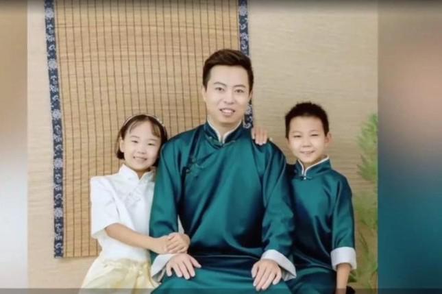 'Định mệnh an bài': Tình đầu đoàn tụ sau 10 năm xa cách, sống hạnh phúc với 4 người con riêng - 1