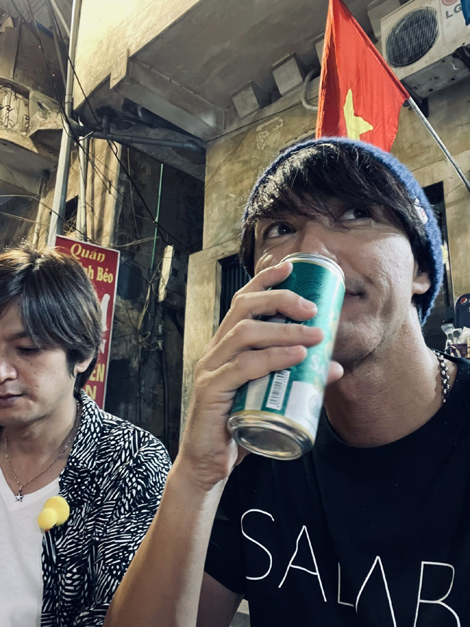 2 anh em "siêu nhân Gao" hé lộ quà Hà Nội khiến fan phấn kích - 7