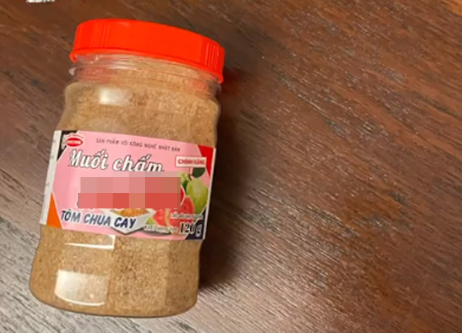 Lọ muối chấm chua cay
quen thuộc được "siêu nhân Gao" mang về làm quà