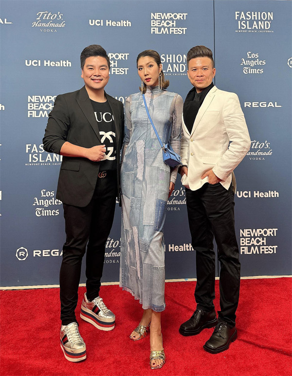 Ca sĩ có tiếng tại sân khấu hải ngoại - Tân Hy Khánh diện cây Gucci đến dự sự kiện, anh chung cảm xúc hạnh phúc, xúc động khi chứng kiến những sản phẩm nghệ thuật của người Việt ra thị trường quốc tế. “