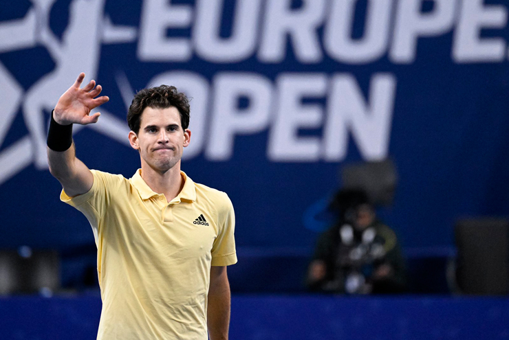 Dominic Thiem vất vả giành quyền đi tiếp