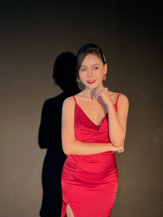 Dù chỉ đảm nhận vai phụ nhưng Huyền Trang rất đầu tư cho nhân vật đặc biệt là trang phục.
