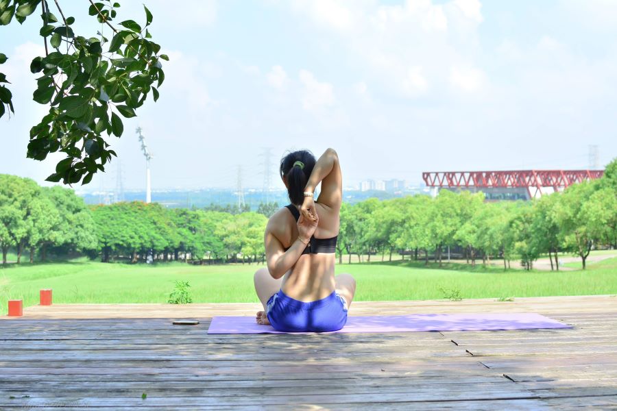 Tác giả Mita Trần dành thời gian tập thể dục