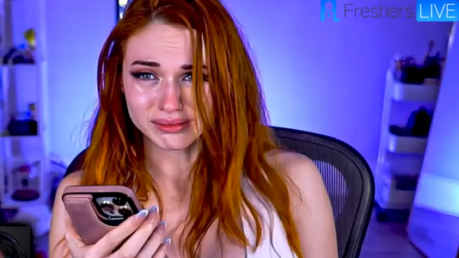 Amouranth vừa khóc vừa kể bị chồng bạo hành. Ảnh: Youtube