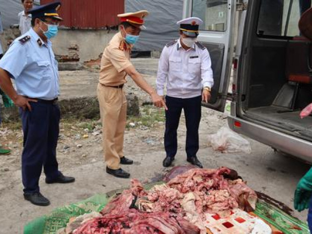 Thị trường - Tiêu dùng - Liên tiếp bắt giữ nhiều vụ vận chuyển thực phẩm "bẩn", không rõ nguồn gốc