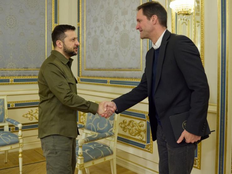 Thế giới - Nghị sĩ đảng Cộng hòa bất ngờ tới Kiev gặp ông Zelensky