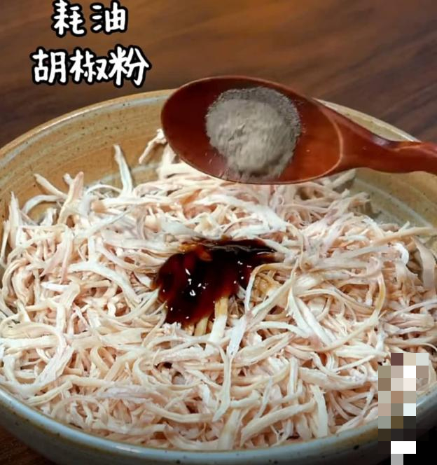 Cuối tuần làm gà khô theo cách mới nhất, nhanh nhất nhưng cực ngon sau, rẻ thôi nhưng cả nhà mê tít! - 4