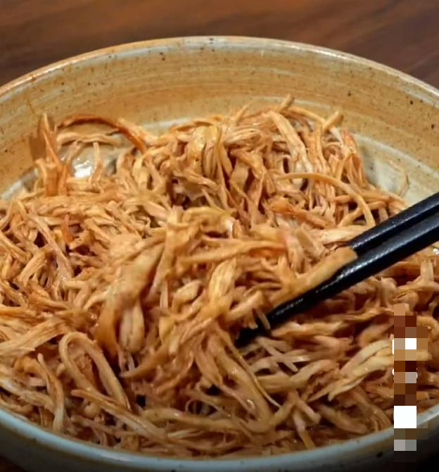 Cuối tuần làm gà khô theo cách mới nhất, nhanh nhất nhưng cực ngon sau, rẻ thôi nhưng cả nhà mê tít! - 5