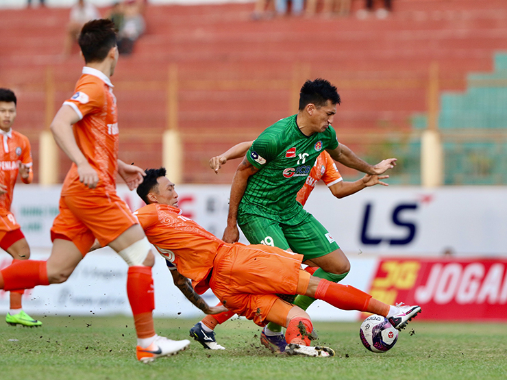 Trực tiếp bóng đá Bình Định - Sài Gòn: Thế trận hấp dẫn (Vòng 21 V-League)