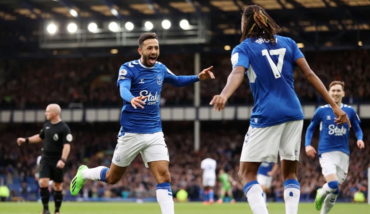 Everton giành chiến thắng tưng bừng