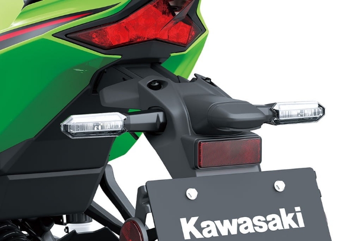 "Tiểu ZX-10R" trình làng tại Thái Lan, giá 165 triệu đồng - 6