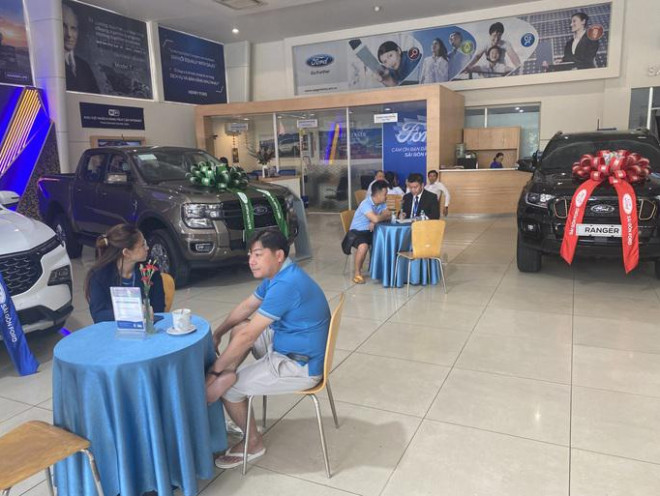 Nhiều mẫu ôtô không có xe giao ngay, khách hàng phải chờ 2-3 tháng