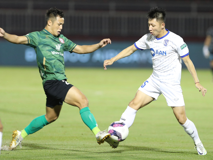 Video bóng đá TP.HCM - SLNA: Phạt đền cực sớm, Văn Đức tỏa sáng (V-League)