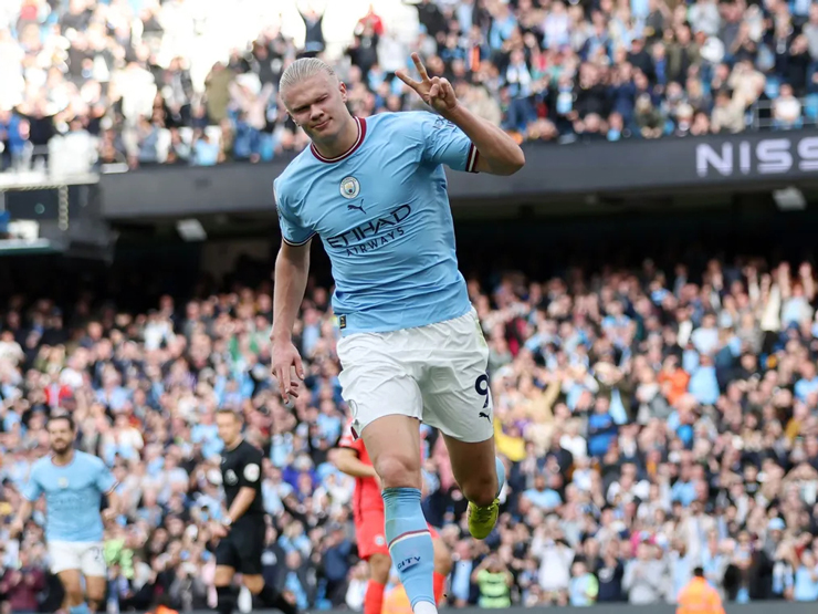 Bóng đá - "Máy săn bàn" Haaland lập cú đúp, đáng sợ cột mốc 17 bàn/11 trận