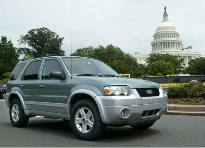 Ford Escape Hybrid 2005-2007, Ảnh: Motorbiscuit.