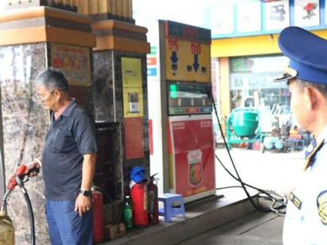 Tin tức trong ngày - Bình Dương lên tiếng về thông tin 'tái diễn biển báo hết xăng' lan truyền trên mạng xã hội