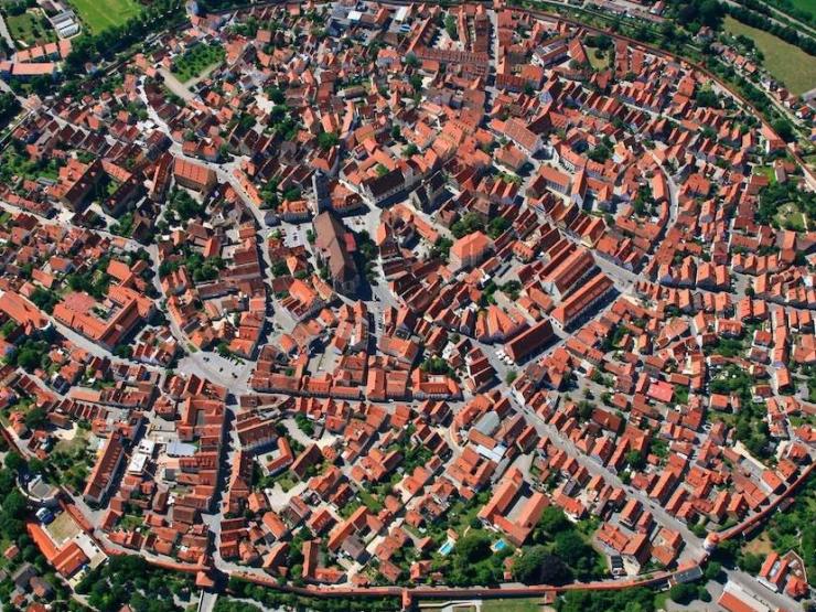 Kinh doanh - Thị trấn được dát 72.000 tấn kim cương, khắp nơi phủ đầy kim cương