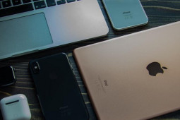 Thời trang Hi-tech - Apple đang sao chép Samsung: từ kiêu ngạo đến thân thiện hơn?