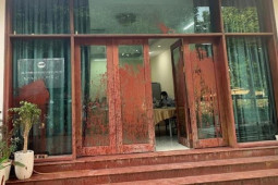 Pháp luật - Bắt 4 đối tượng, lộ lý do vụ khủng bố mắm tôm, dầu luyn ở Hà Đông