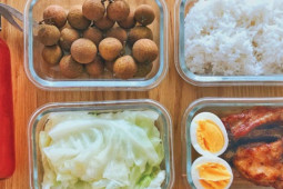 Ẩm thực - Chồng cảm động trước những hộp cơm trưa vợ chuẩn bị cho trước khi đi làm