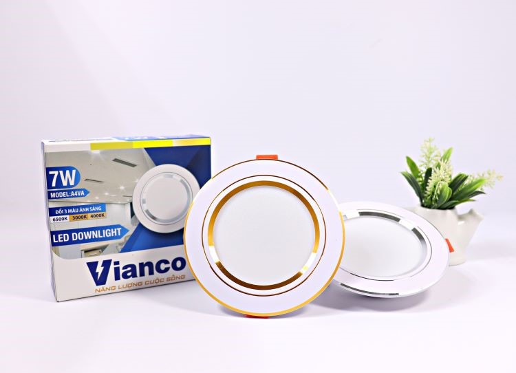Đèn Led âm trần (downlight) Vianco với ba chế độ chiếu sáng
