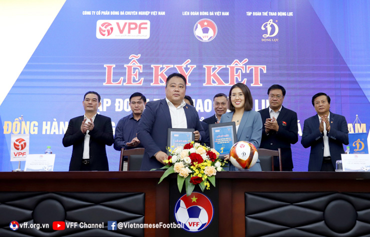 Bóng đá Việt Nam nhận gói tài trợ mới gần 90 tỷ đồng - 1
