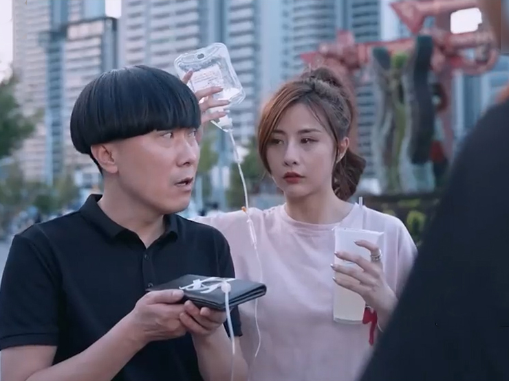 Clip hài hước - Màn cấp cứu kịp thời đã cứu sống được... chiếc ví ngày cuối tháng