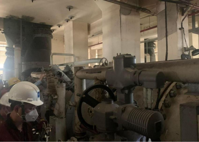 Khu vực bên trong nhà máy xảy ra sự cố.