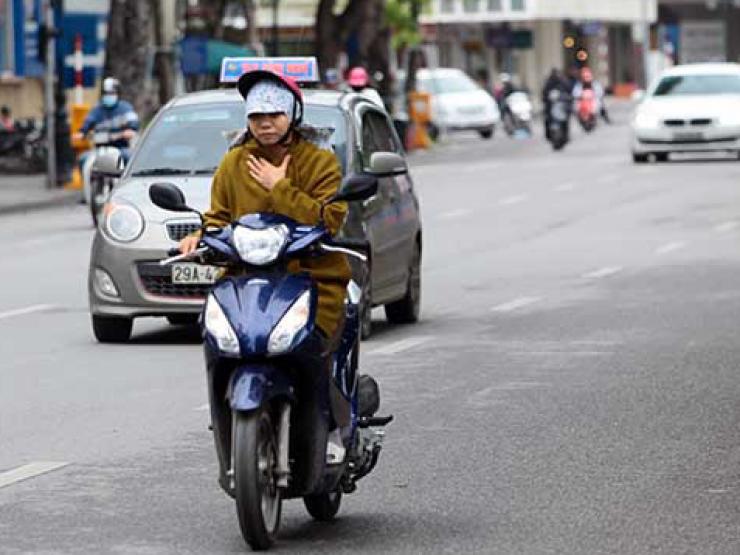 Tin tức trong ngày - Thời tiết ngày 25/10: Miền Bắc chia 2 nửa mưa nắng, miền Trung mưa to