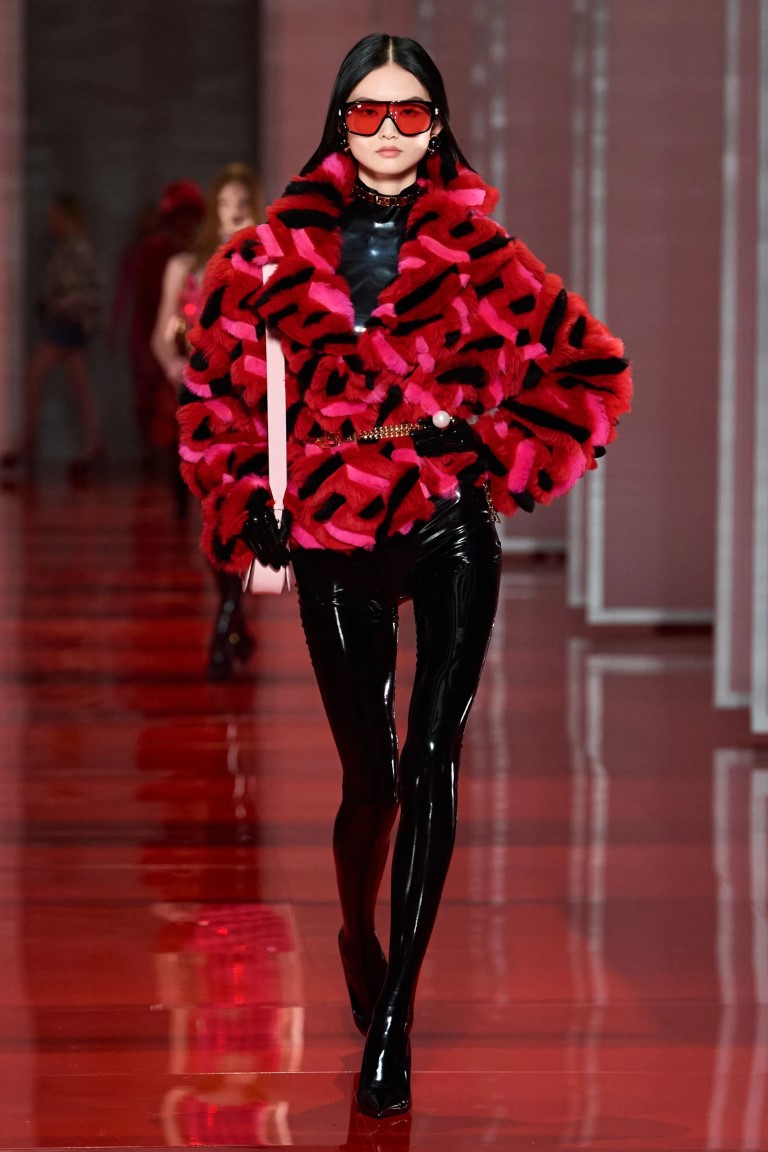 Versace Thu / Đông 2022