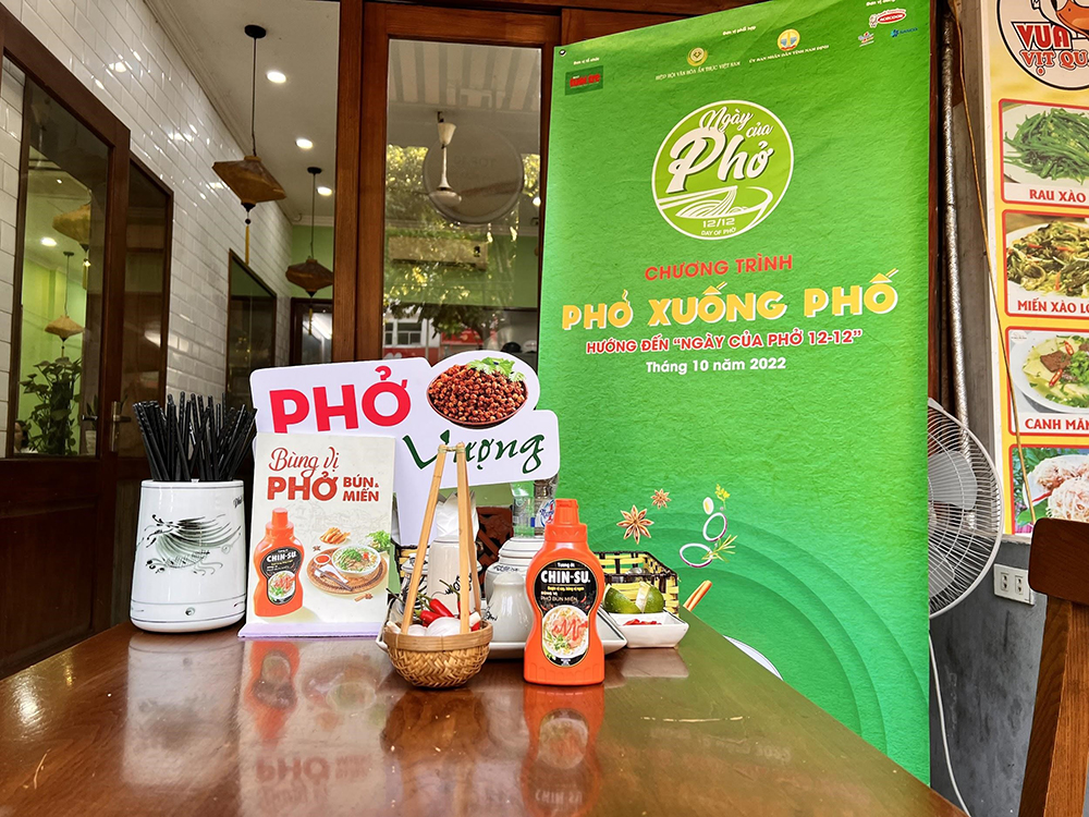 Tương ớt phở Chin-su đồng hành trong hành trình “Phở xuống phố" tới những quán phở đặc sắc của Hà Nội