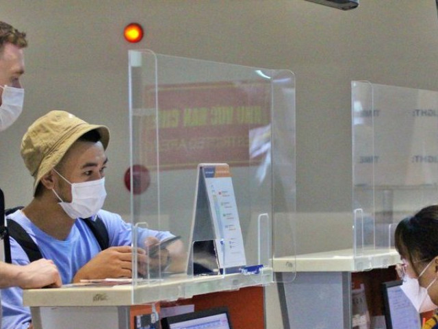 Thị trường - Tiêu dùng - Giá vé máy bay tăng cao, giá vé tàu hỏa "leo thang" Tết Quý Mão 2023