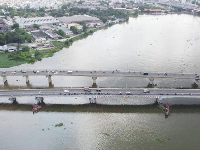 Những cây cầu vượt sông Sài Gòn làm TP.HCM thay đổi từng ngày