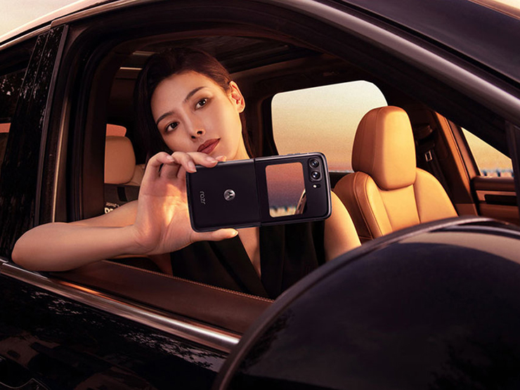 Thời trang Hi-tech - Motorola Razr 2022 chính thức "lên kệ" quốc tế, đối đầu Galaxy Z Flip 4