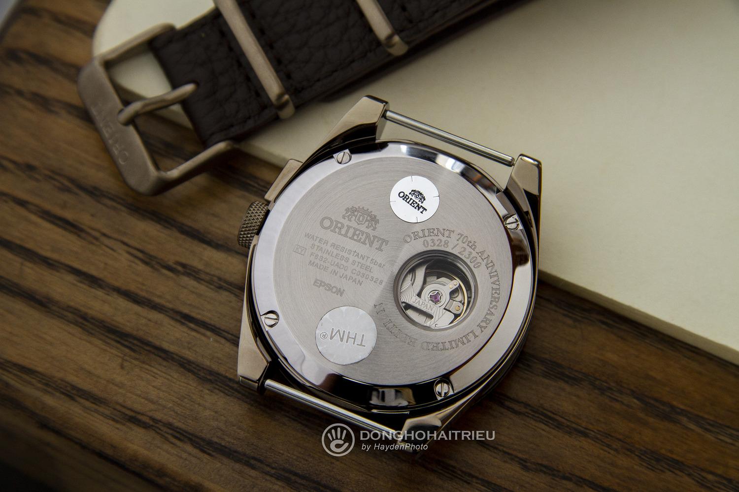 Check mã đồng hồ Orient thông qua số seri trên nắp lưng