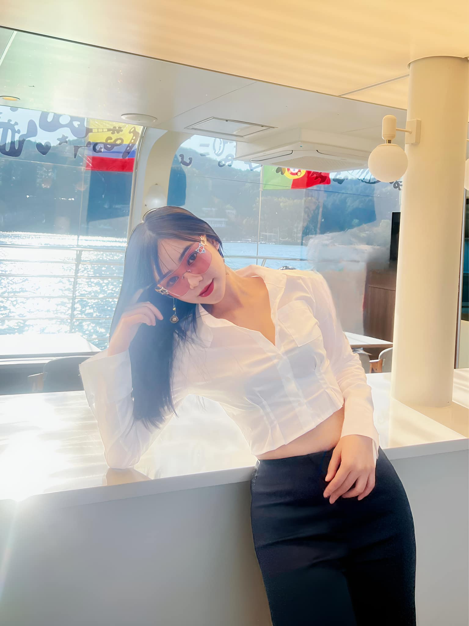 Mai Phương Thúy, Minh Hằng... diện sơ mi trắng hút hàng nghìn lượt like - 3