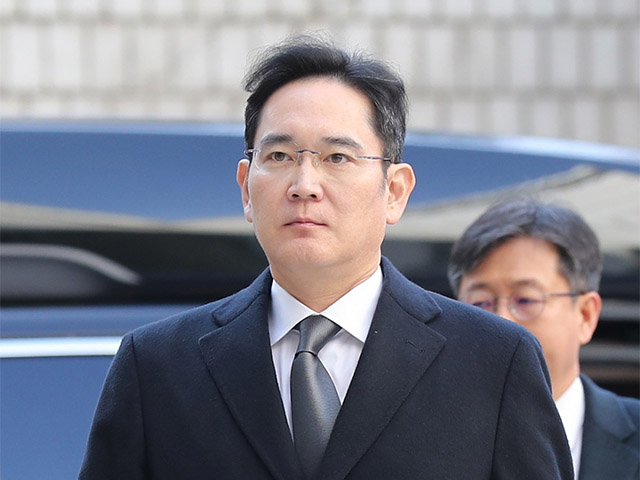 Lãnh đạo Samsung Lee Jae-yong lĩnh án 30 tháng tù vì hối lộ